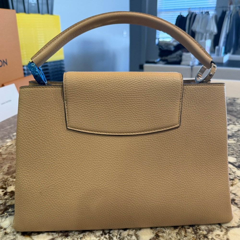 Louis Vuitton Capucines MM in Beige - Picture 8 of 15
